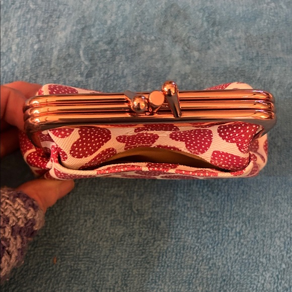 Heart Patterned Coin Purse - Picture 3 of 5